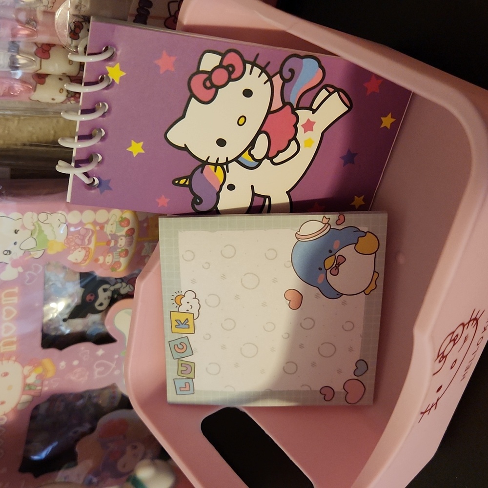 Hello Kitty Bundle #2 - Picture 2 of 5